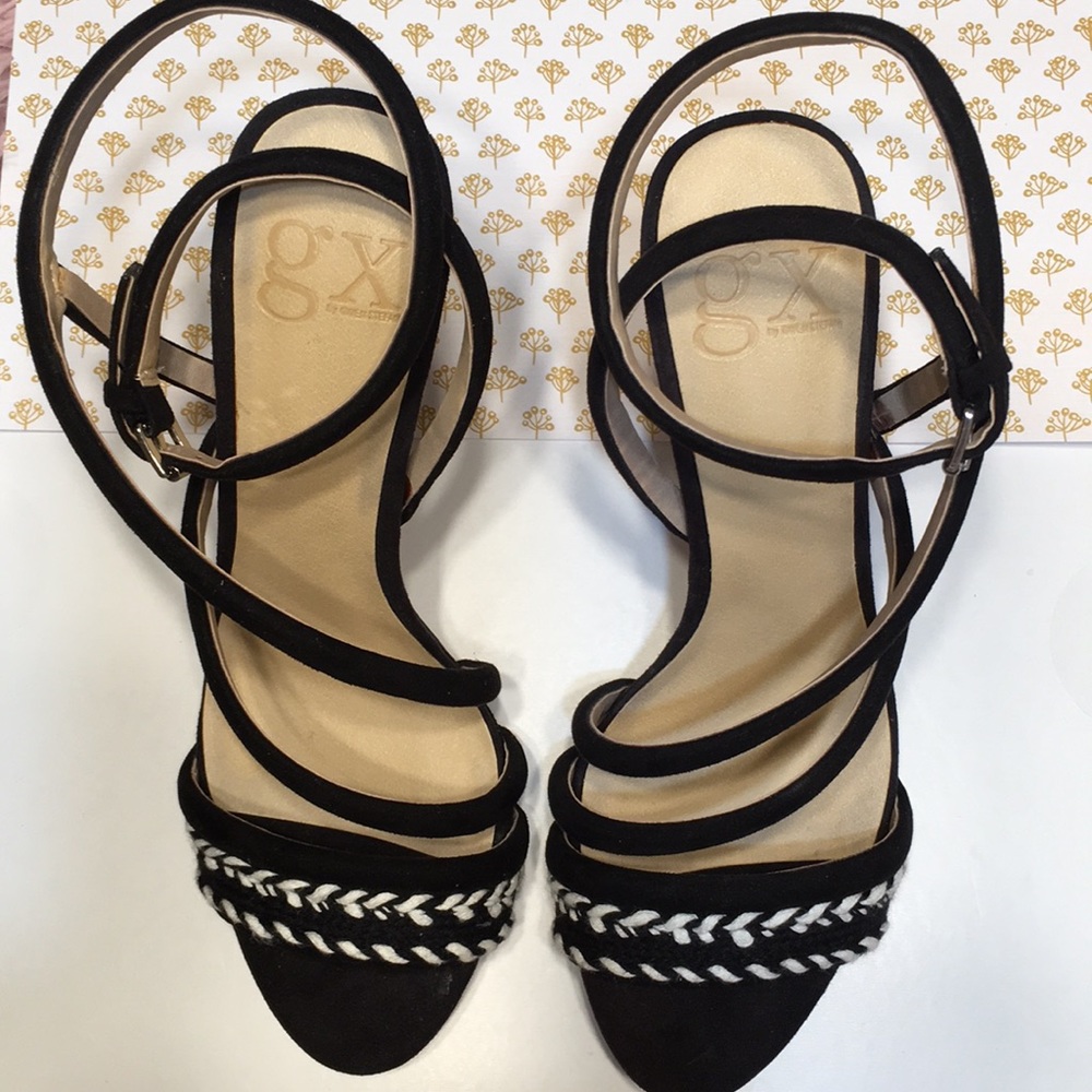 Black strap wrapped heels Gwen Stefani